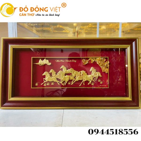 tranh bát mã nền đỏ 2